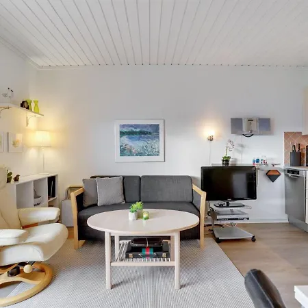 Elevus - 10m From The Sea By Interhome Daire Bogense